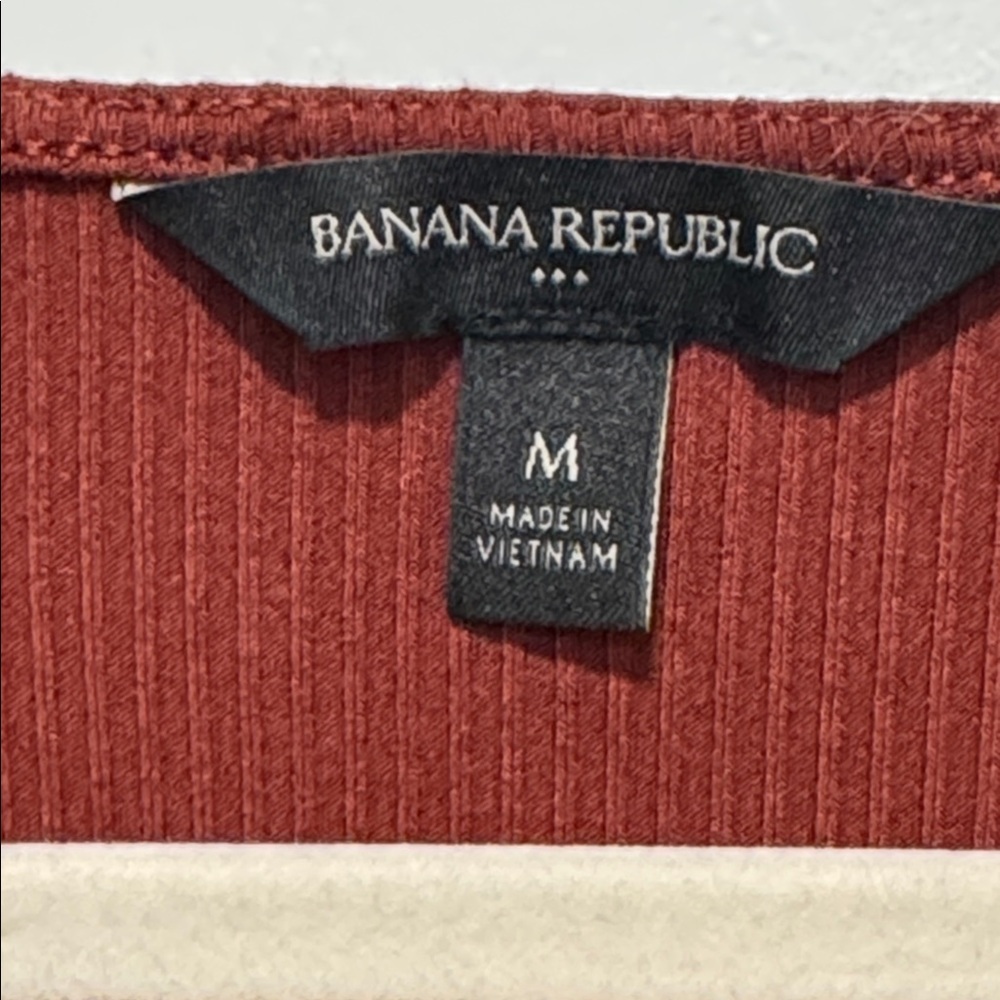 Banana Republic Rust Ribbed Top - Picture 2 of 3